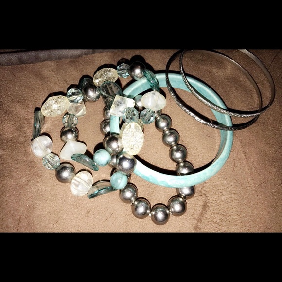 Bracelets - Picture 2 of 3